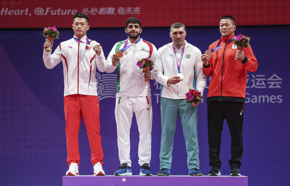 乌兹别克摔跤选手表现出色，斩获金牌的简单介绍