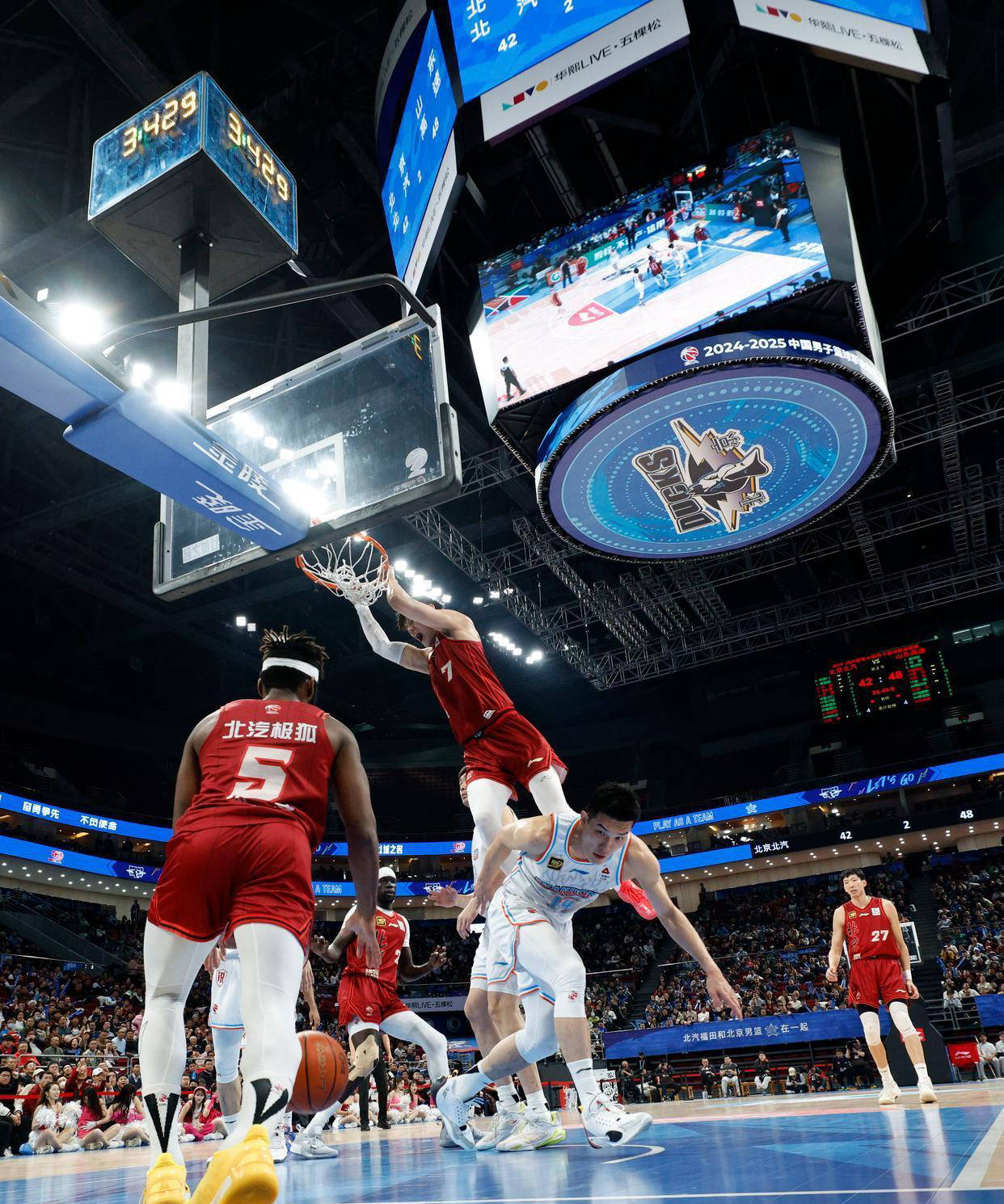 欧洲顶级篮球联赛季后赛开战