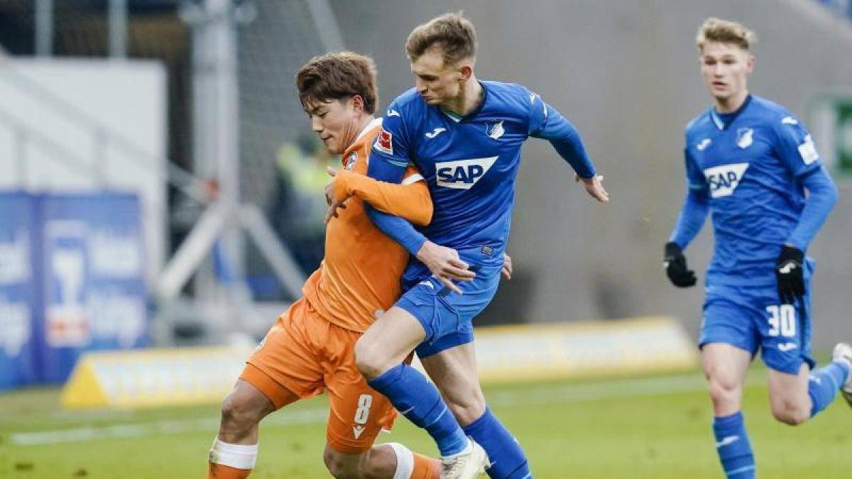 比勒菲尔德客场失利，遭遇挑战