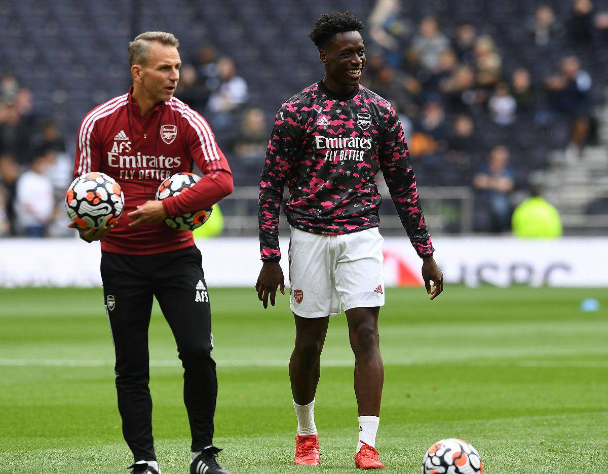 开云体育在线-阿森纳球员表现低迷，遭受连败打击