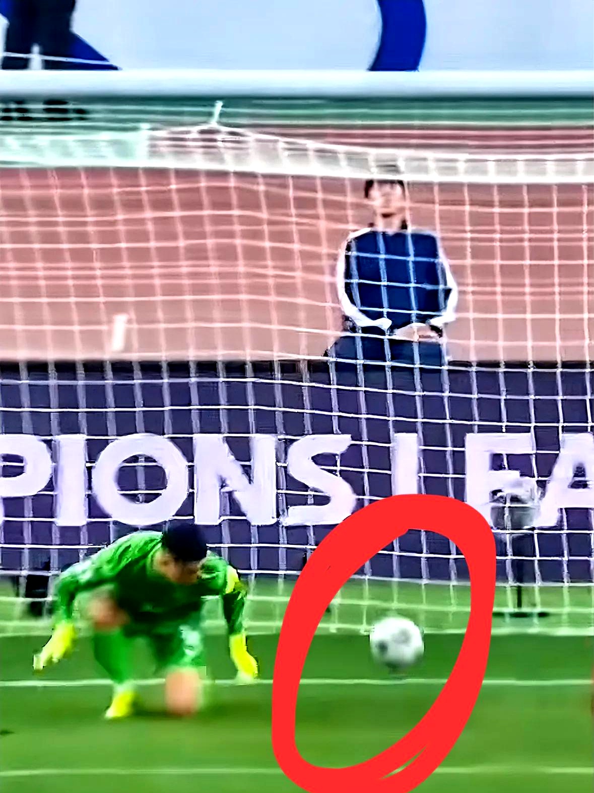 雷根斯堡队防守受挫丢球频繁的简单介绍 雷根斯堡队防守受挫丢球频繁的简单介绍