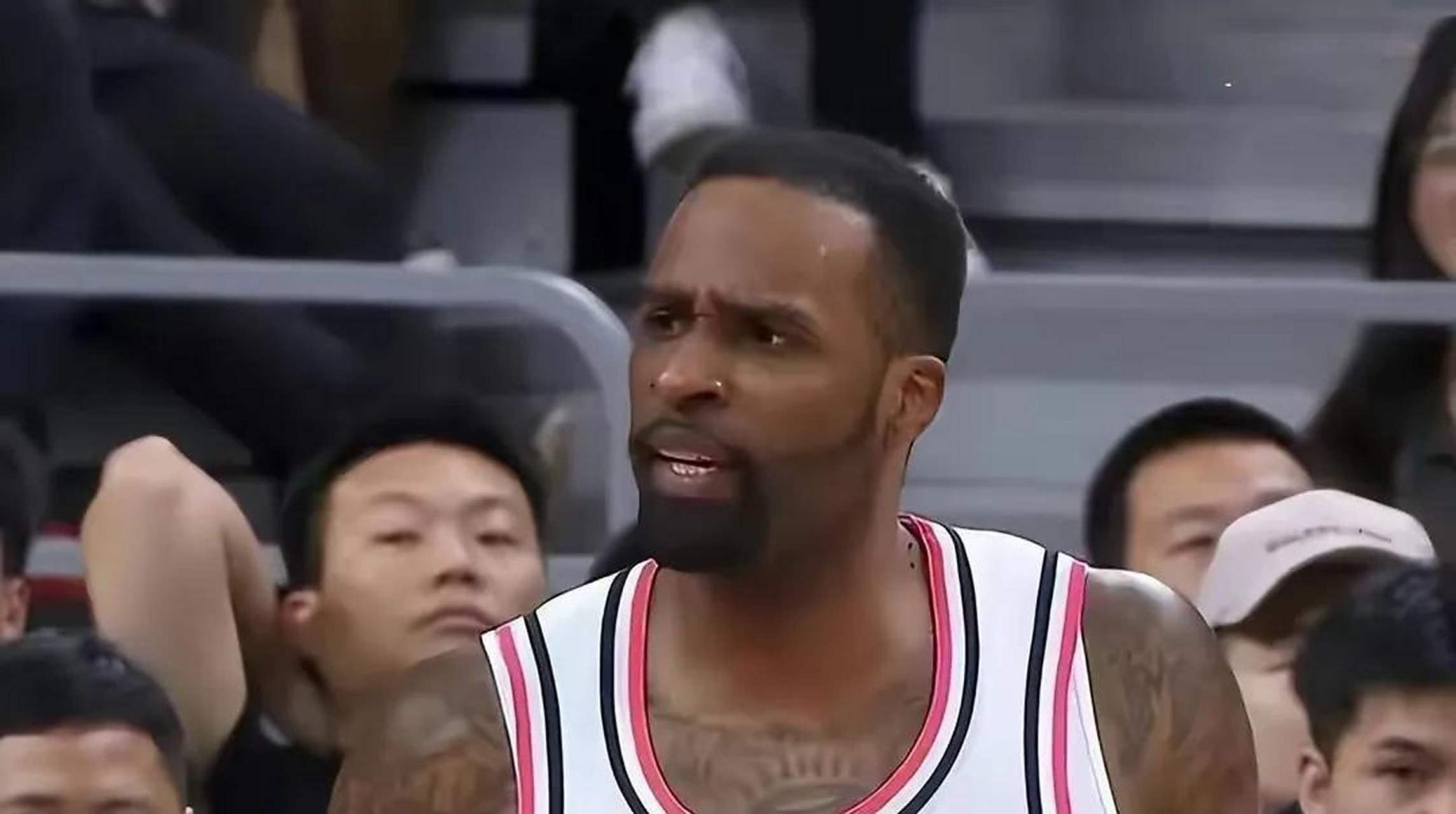 葡萄牙男篮在比赛中实现绝地反击夺冠