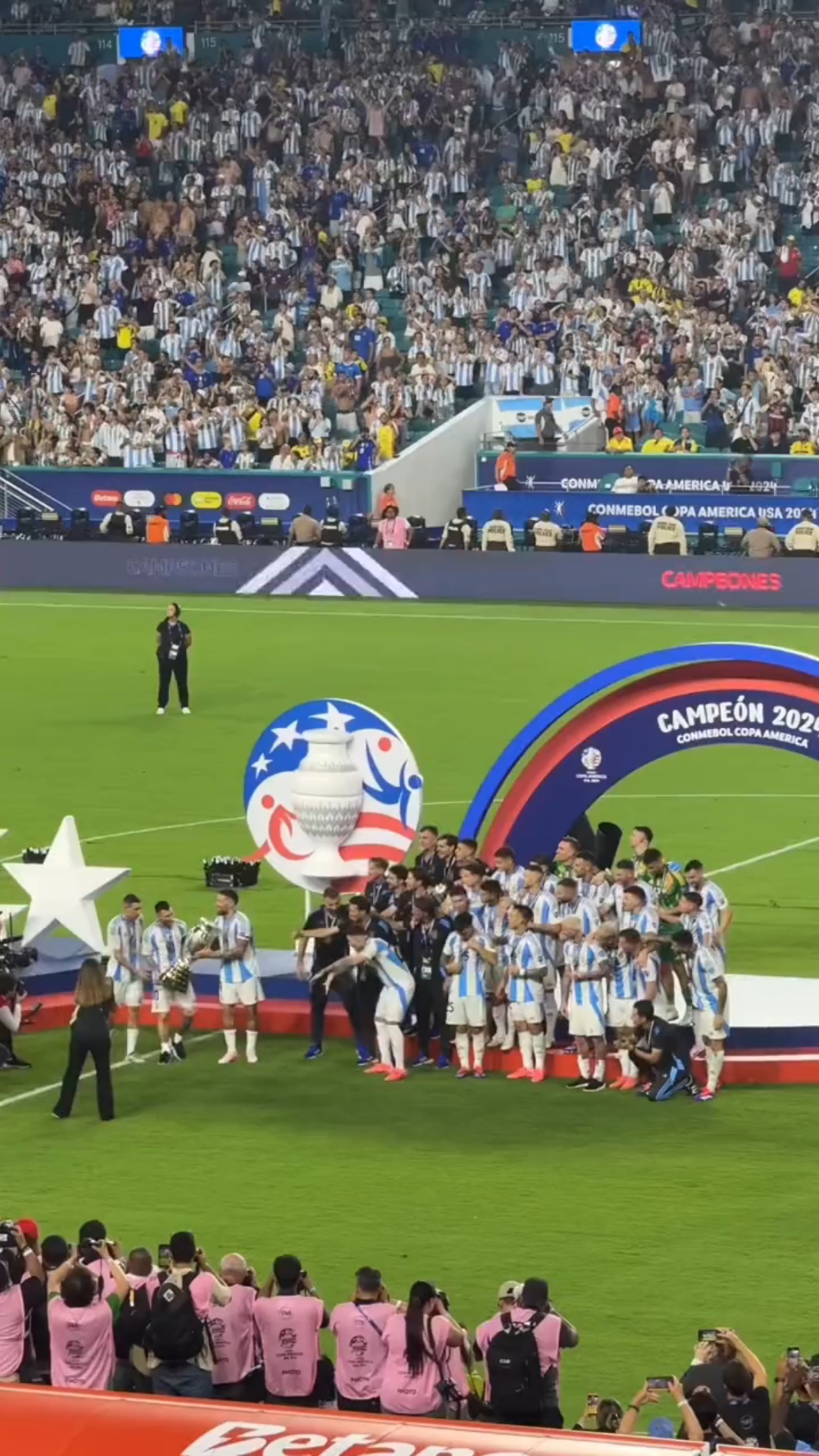 安哥拉篮球队夺得美洲冠军杯