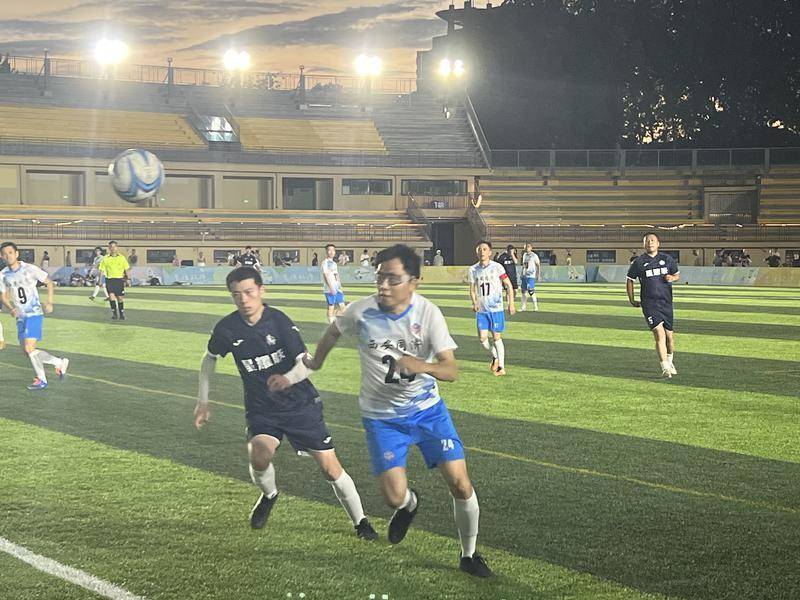 开云体育平台APP-关于国内足球联赛再掀热潮，球队争霸激情爆发的信息