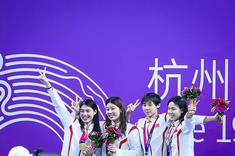 开云体育入口-运动场上的热血搏击，女子球队表现强劲的简单介绍