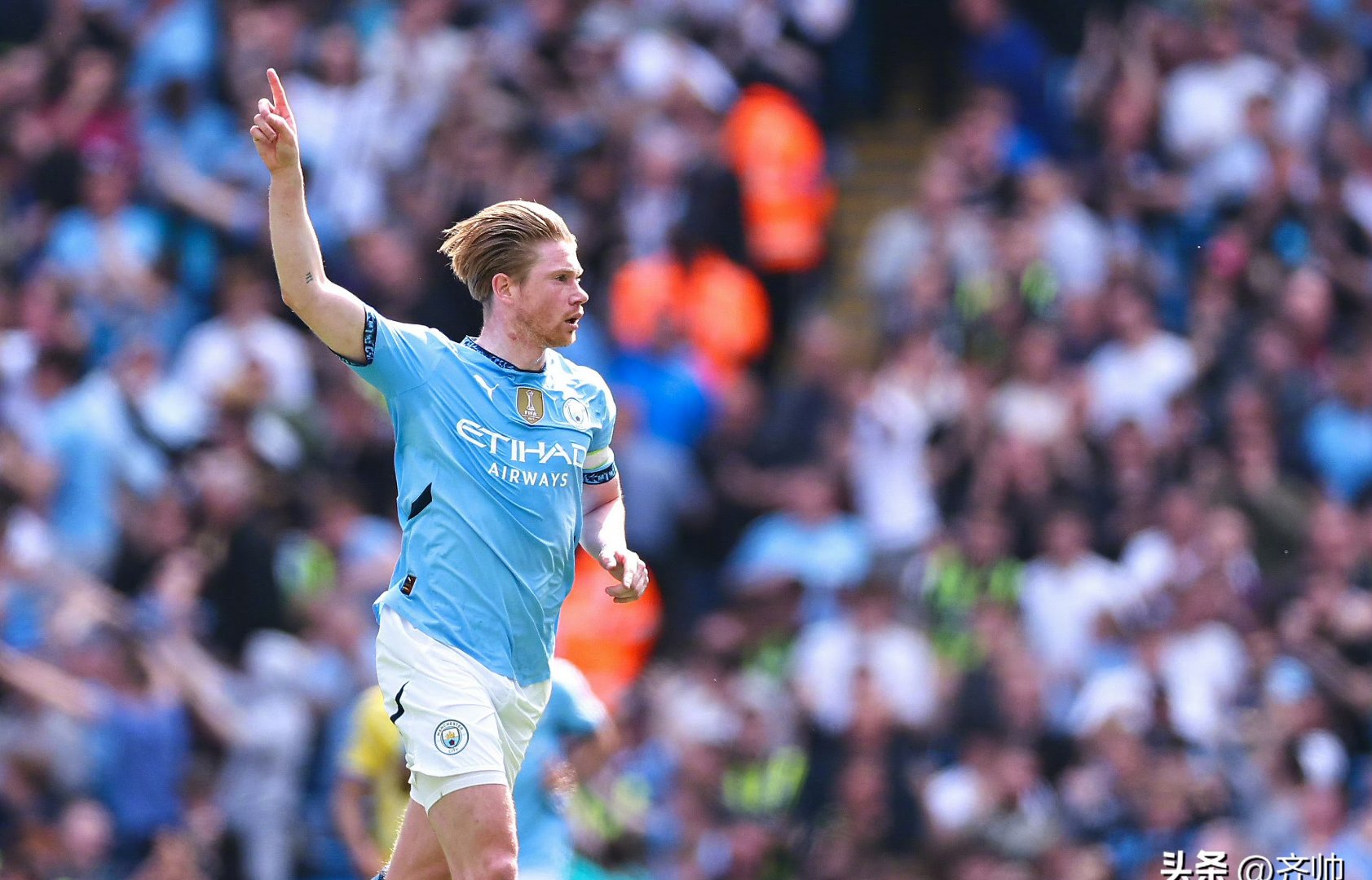 开云下载-曼城中场球员因体能原因退出近期比赛的简单介绍