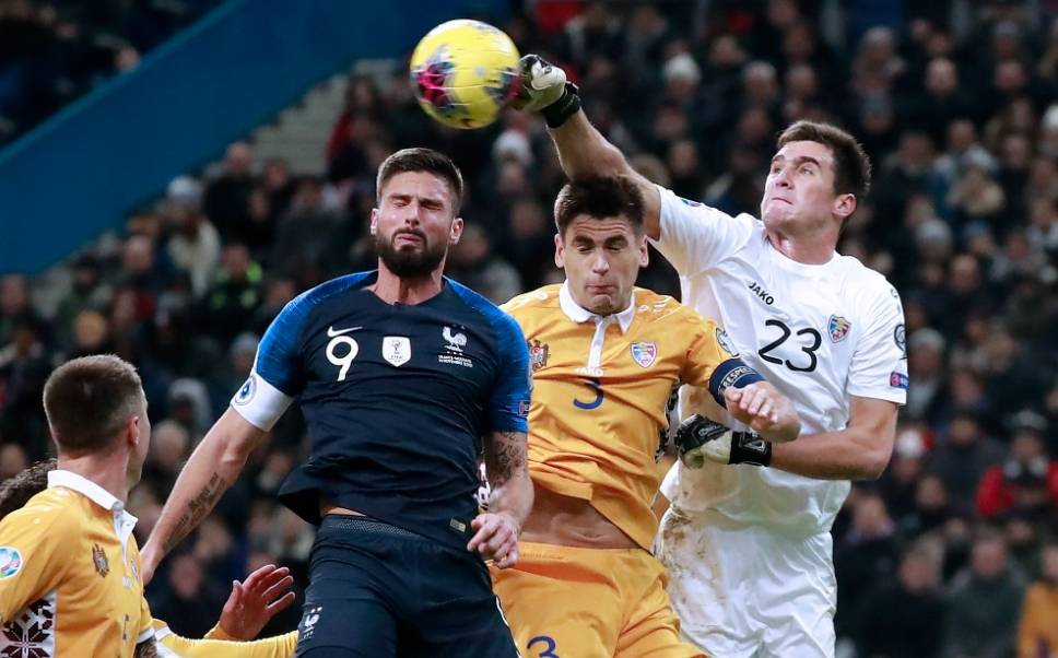 关于巴恩斯利主场轻松取胜，稳固领先优势的信息