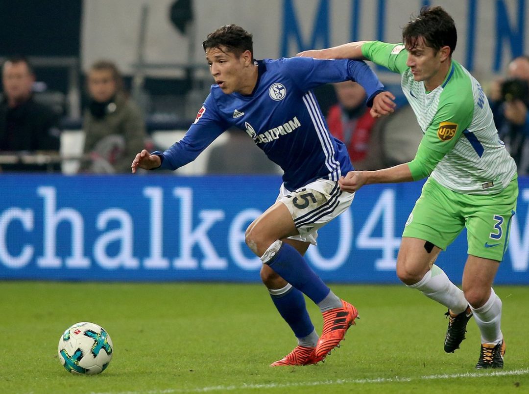 关于沃尔夫斯堡防守稳固，成功保持不败战绩的信息