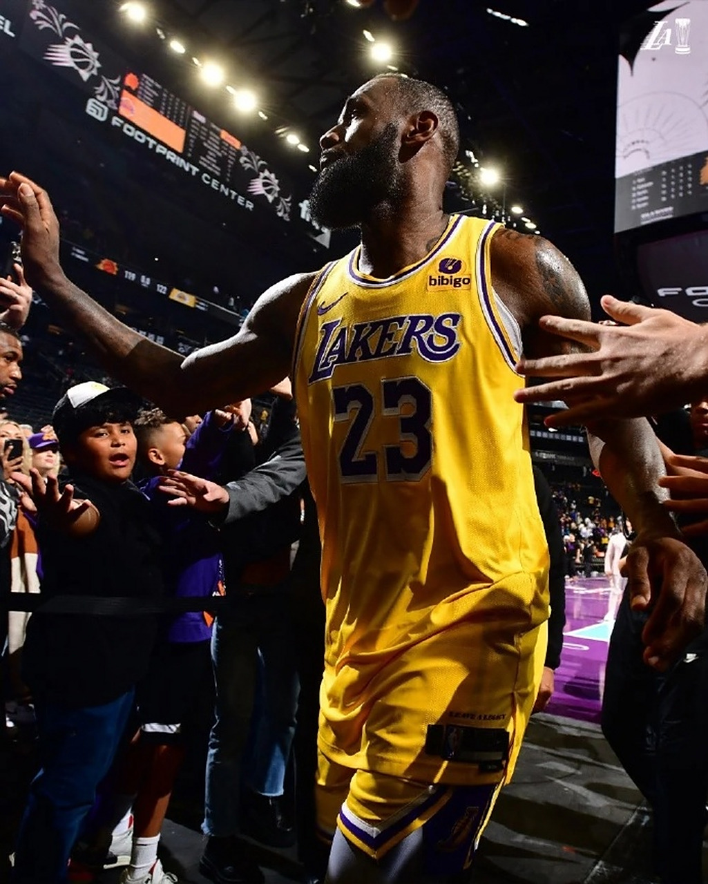 开云体育登录-詹姆斯在上海的比赛中逆转