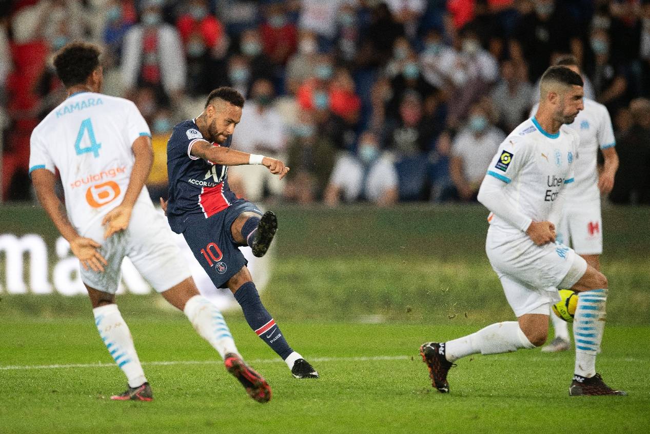 开云体育APP下载-法甲球队在关键比赛中大放异彩