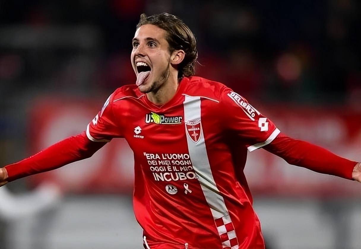 开云体育在线-佛罗伦萨中场球员表现出色，成为球队最可靠的一环的简单介绍