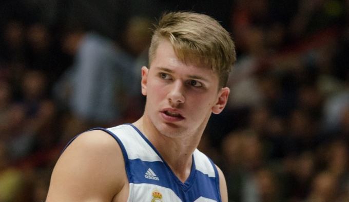 佛罗伦萨球员颜值高风头盖过全队的简单介绍