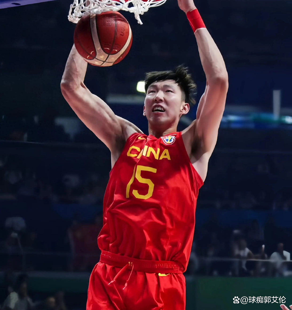 竞技水平一流的篮球选手，展现出强大实力的简单介绍